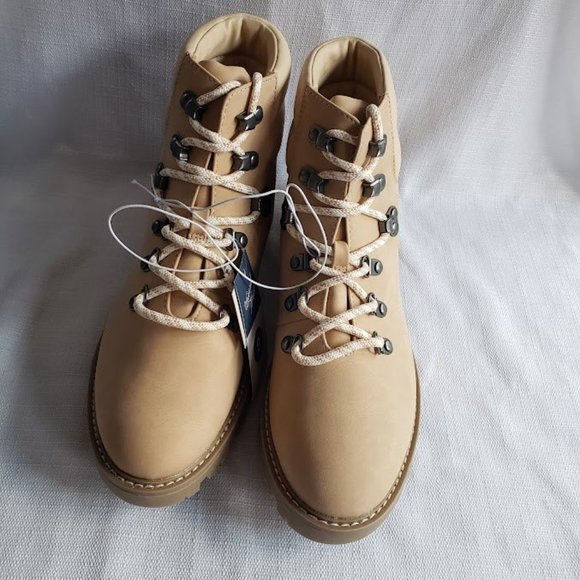 Universal Thread Tully Hiking Boots - Womens size 9 NEW - Picture 3 of 5